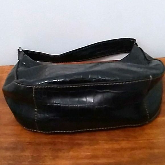 Nine West Black Alligator Design Hand Bag. - Picture 7 of 11